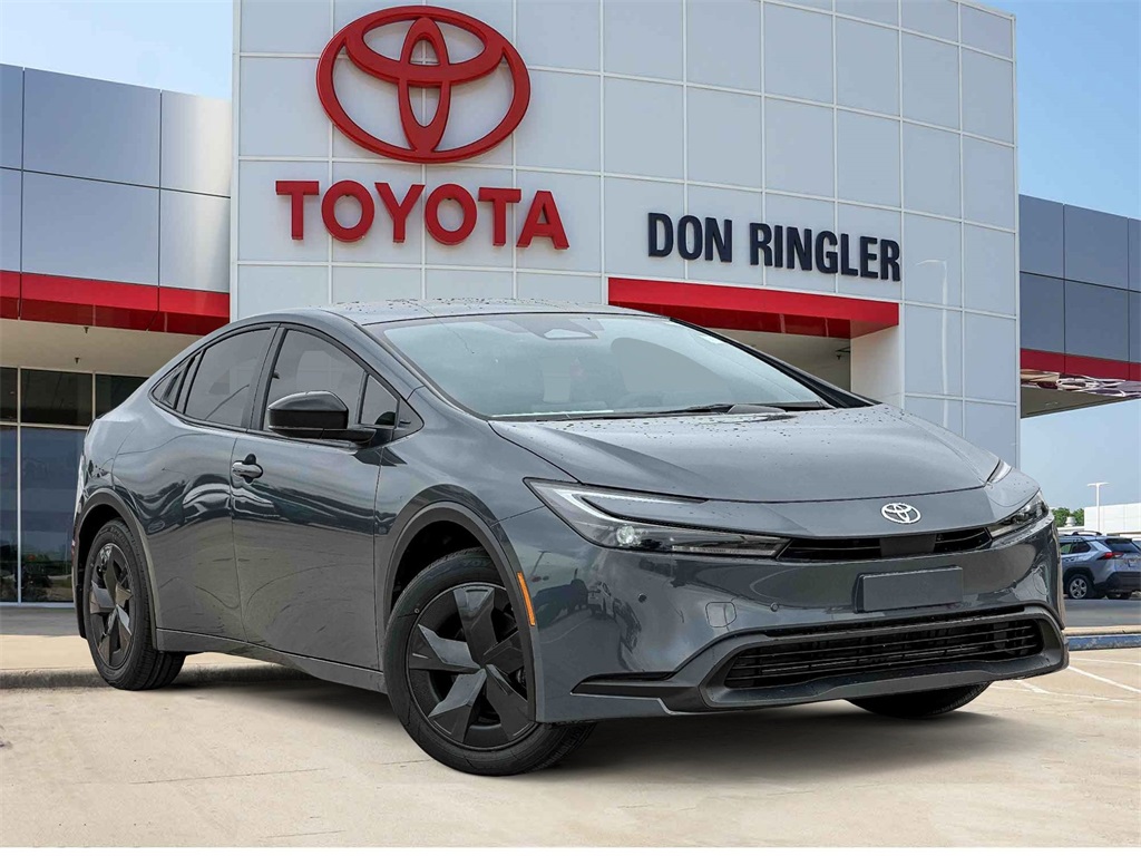 2026 Toyota Prius LE's photo