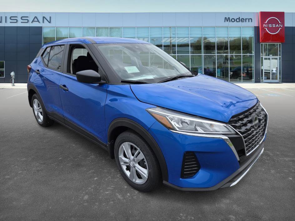 2025 Nissan Kicks Play S photo 3