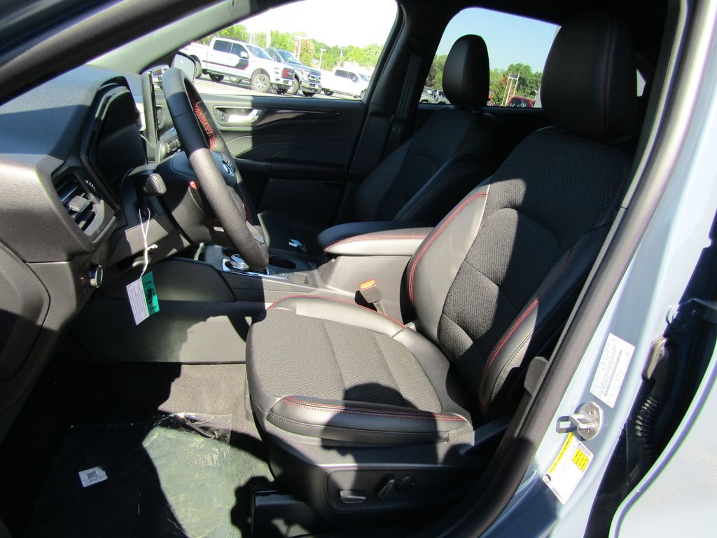 2025 Ford Escape ST-Line Select photo 9