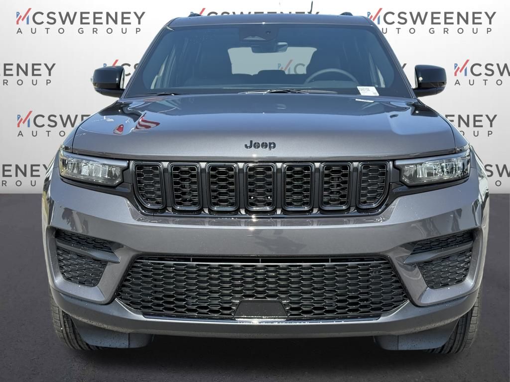 2025 Jeep Grand Cherokee Altitude photo 8