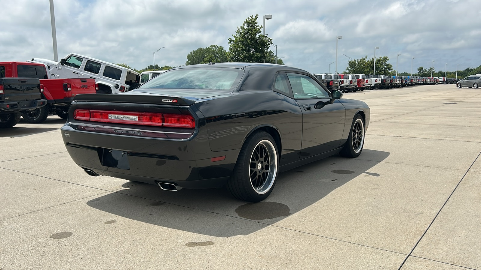 2008 Dodge Challenger SRT8 photo 3