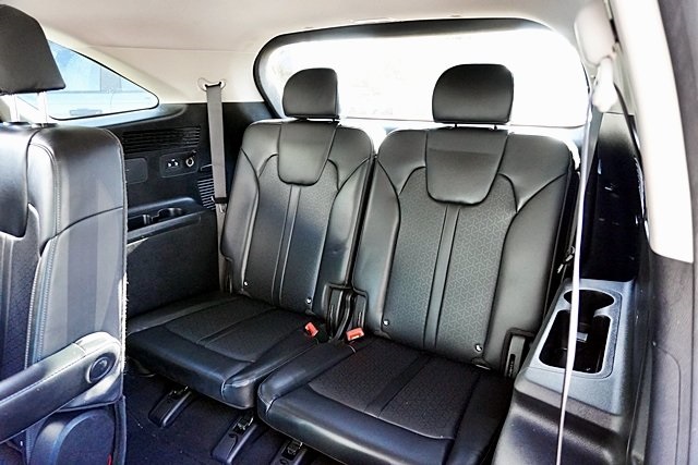 Used 2022 Gray Kia S image 17