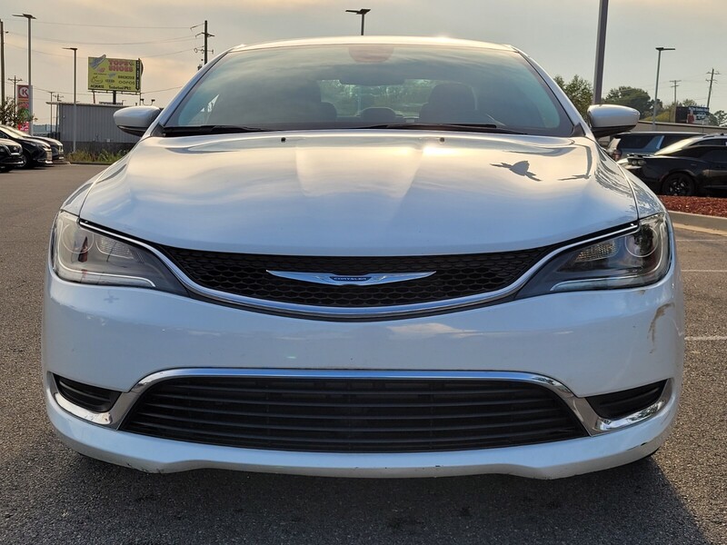2015 Chrysler 200 Limited photo 4