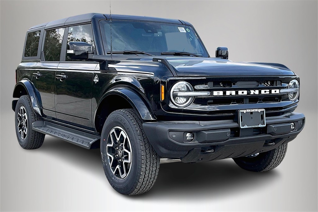 2025 Ford Bronco 4-Door Outer Banks's photo