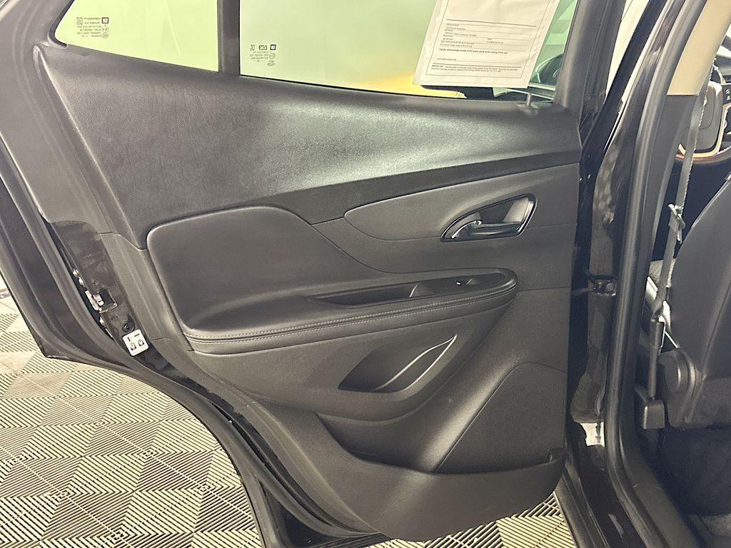 2021 Buick Encore Preferred photo 18