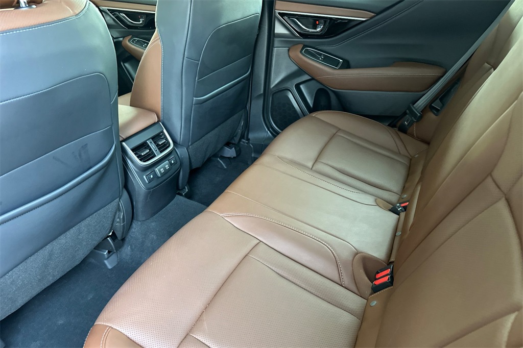 2022 Subaru Outback Touring XT photo 13