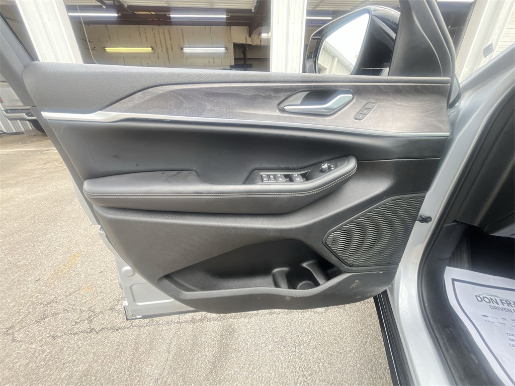 2024 Jeep Grand Cherokee Limited photo 12