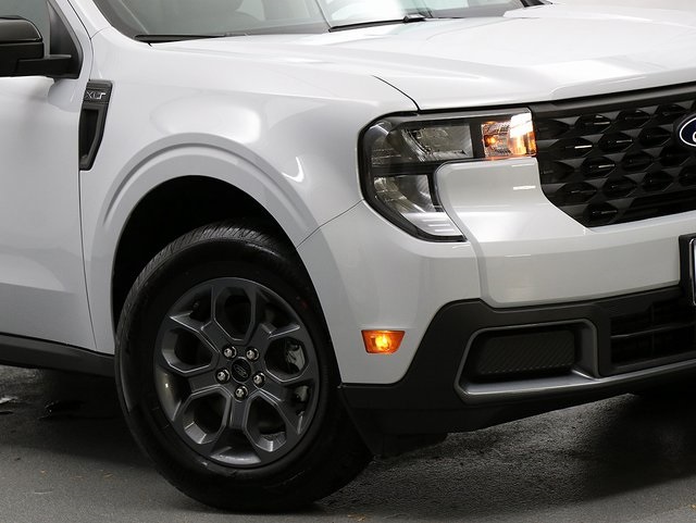 2025 Ford Maverick XLT photo 2