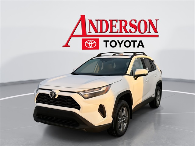2025 Toyota RAV4 XLE's photo