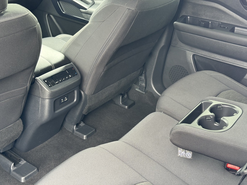 2025 Nissan Pathfinder SV photo 19