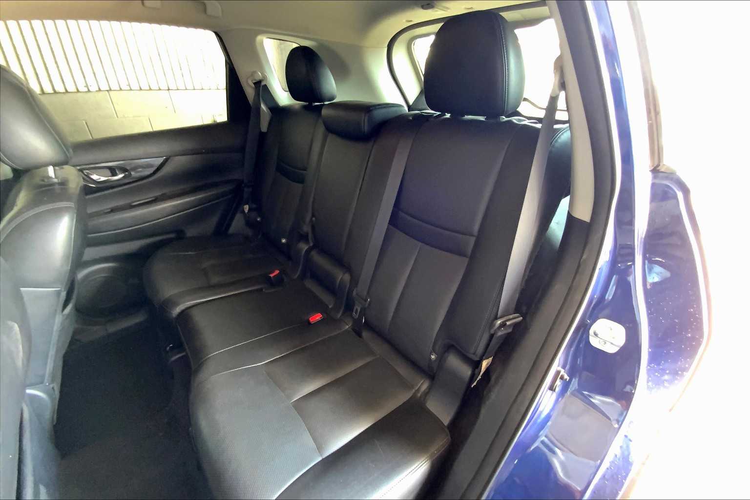 2018 Nissan Rogue SL photo 18