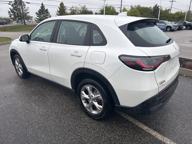 2025 Honda HR-V LX photo 4