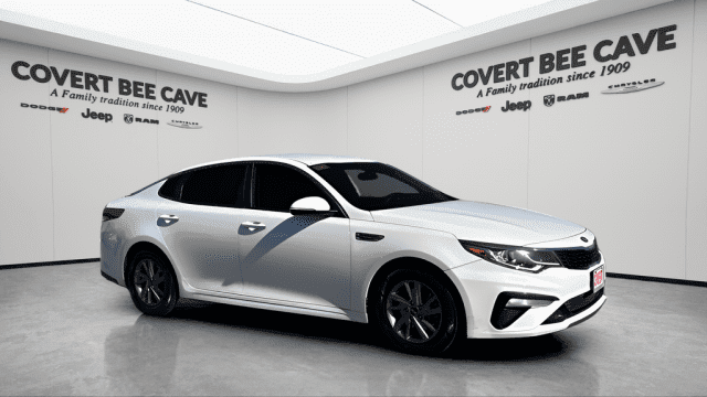 2019 Kia Optima LX's photo