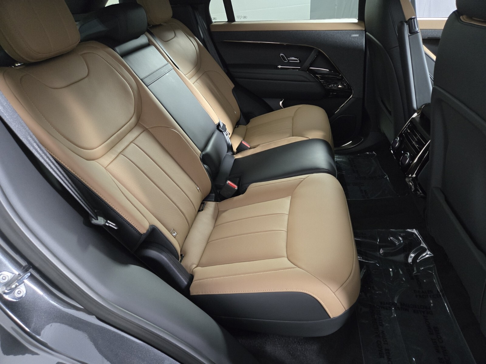 2025 Land Rover Range Rover Sport SE photo 16