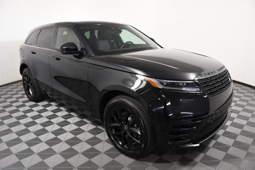 2026 Land Rover Range Rover Velar SE photo 3