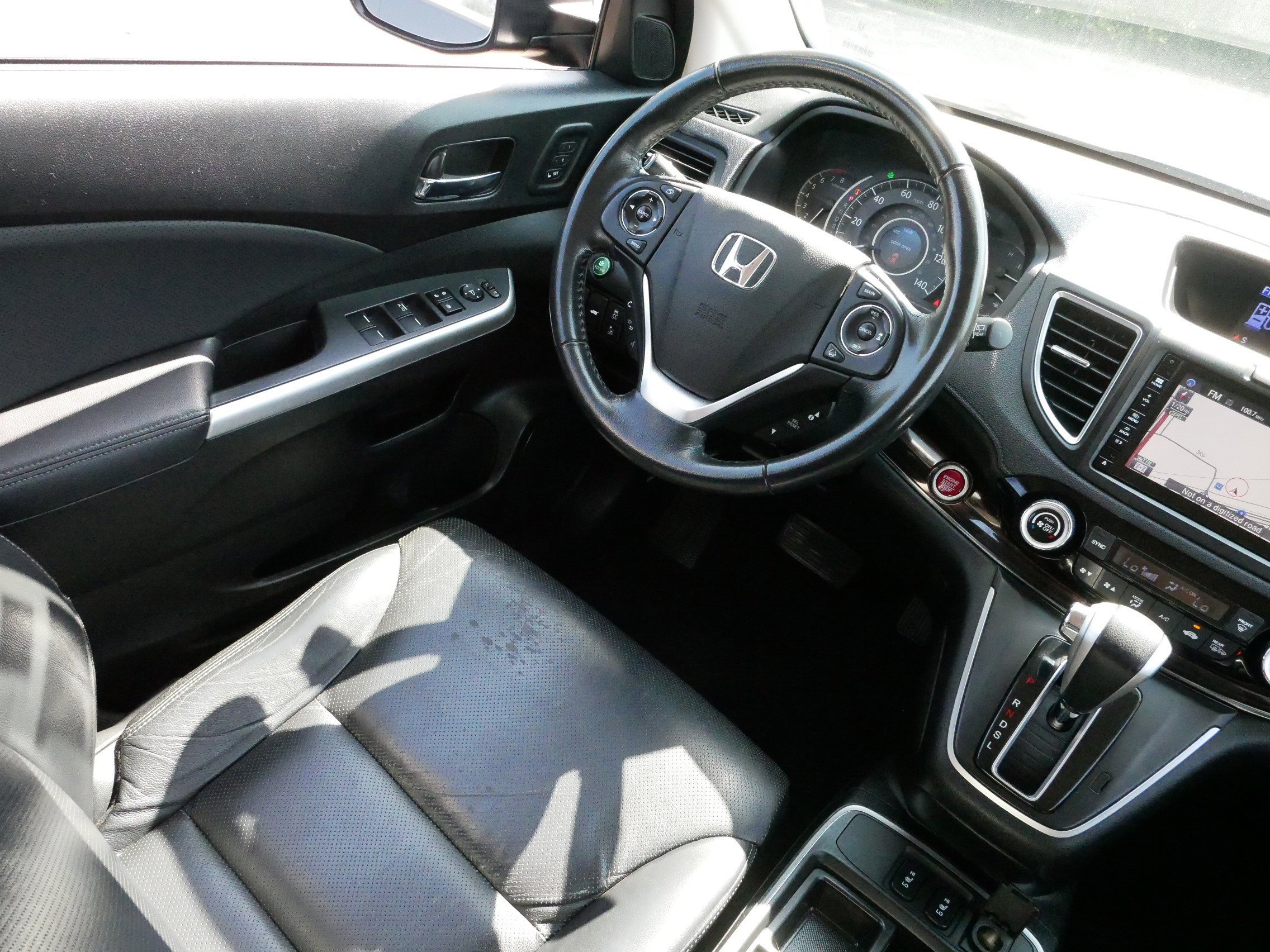 2015 Honda CR-V Touring photo 9