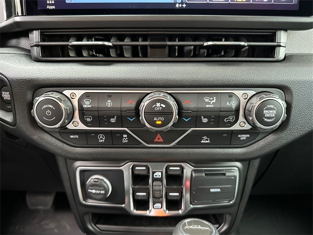 2025 Jeep Gladiator Sport S photo 21