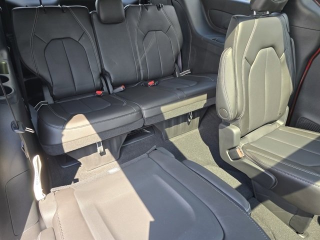 2026 Chrysler Pacifica photo 23