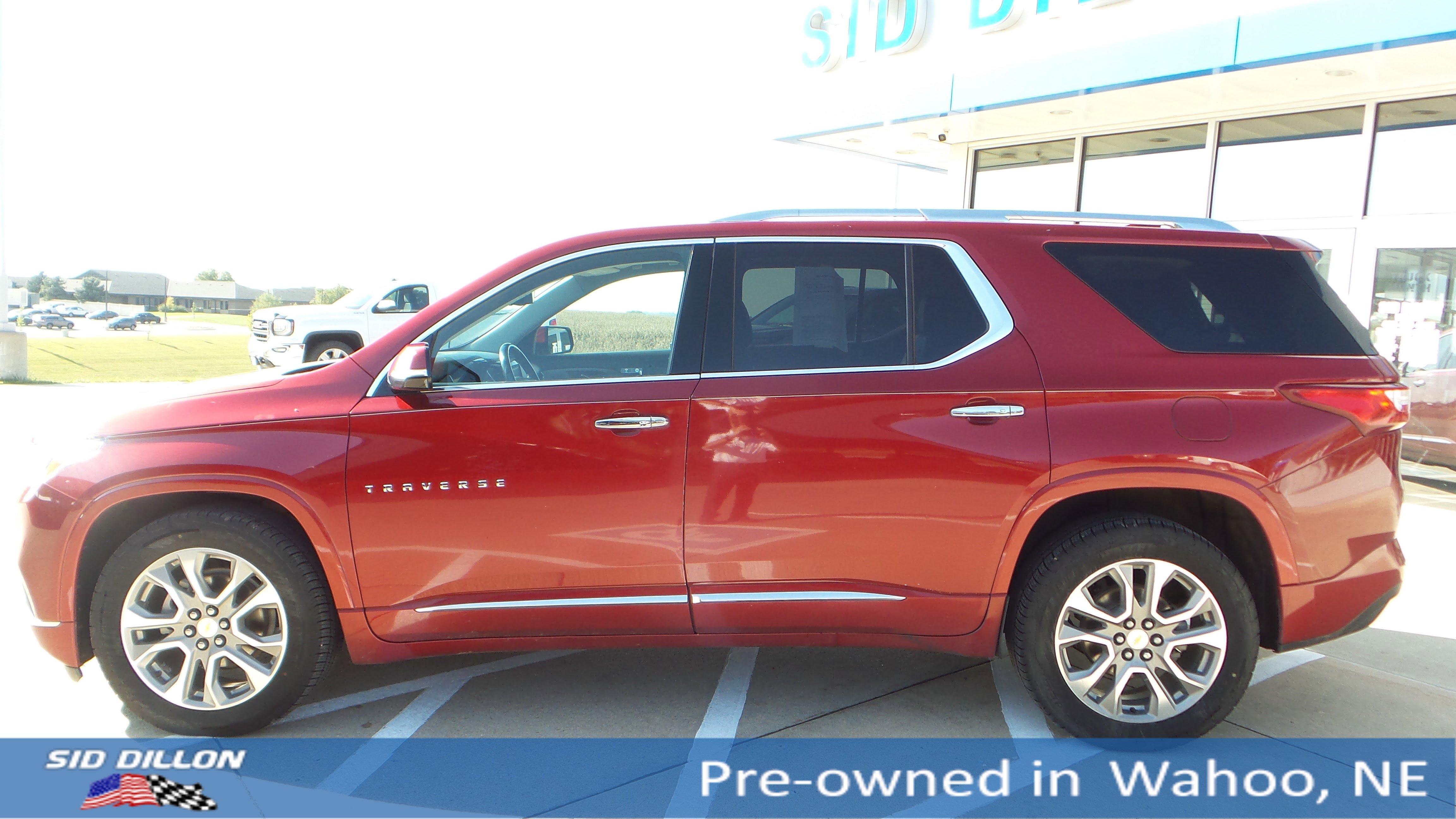 2019 Chevrolet Traverse High Country photo 2