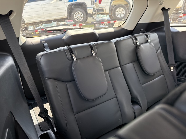 2025 Ford Explorer photo 17