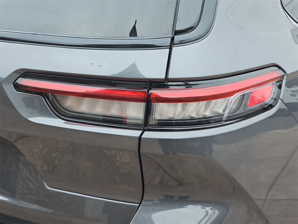 2024 Jeep Grand Cherokee Altitude photo 42