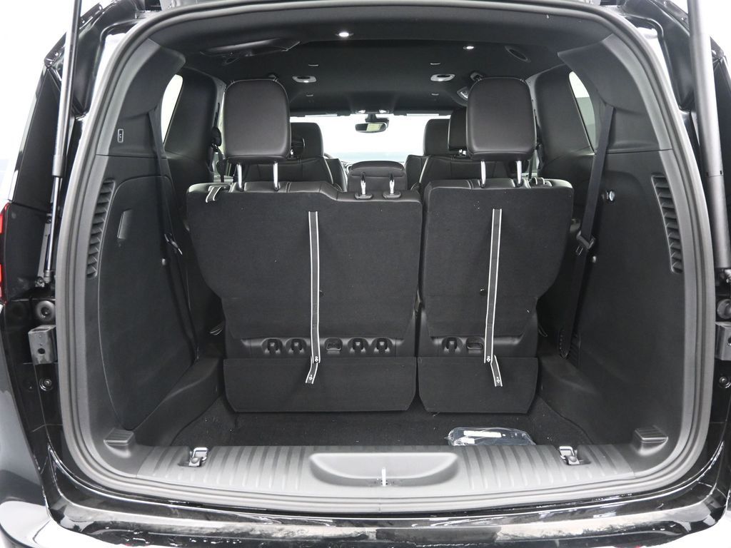 2026 Chrysler Pacifica photo 9