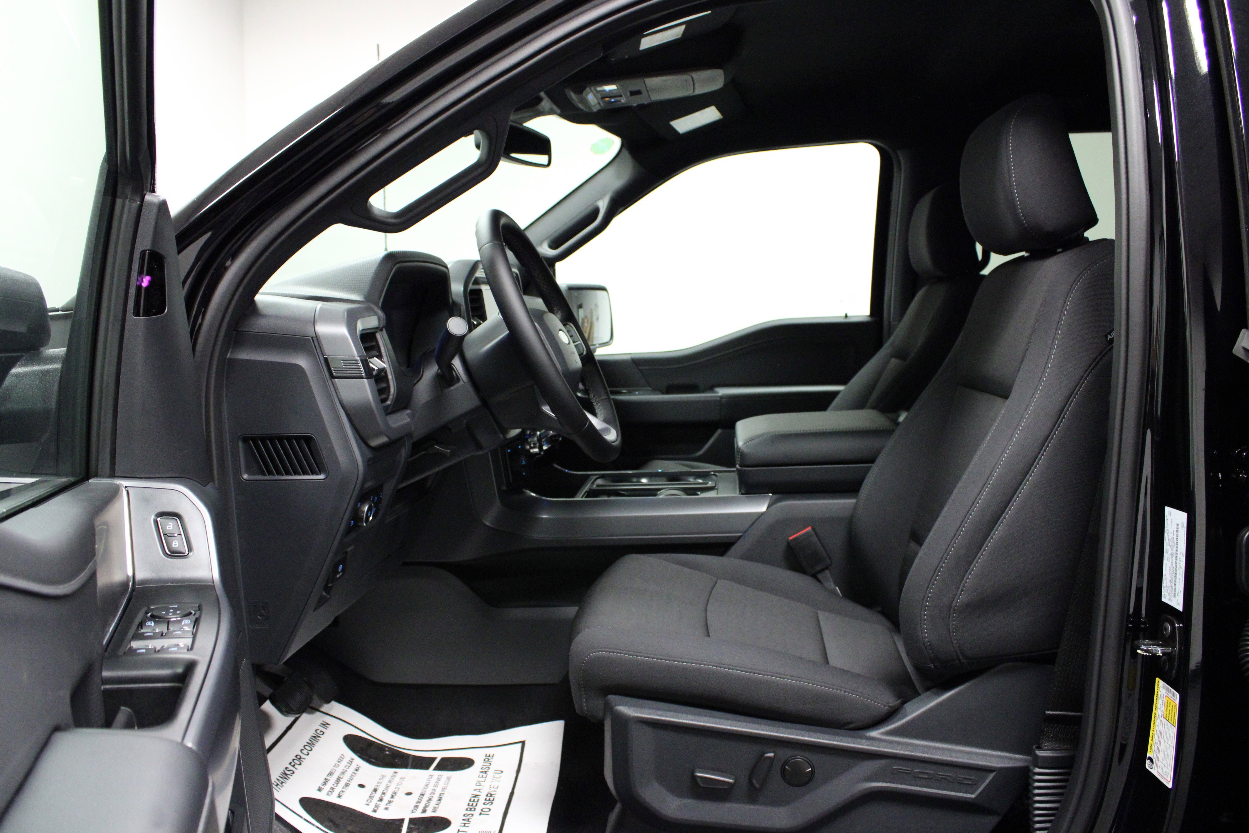 2025 Ford F-150 XLT photo 10