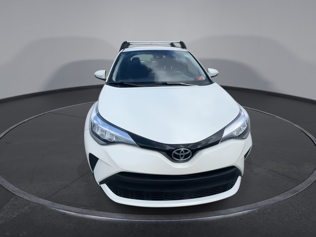 2021 Toyota C-HR LE photo 3