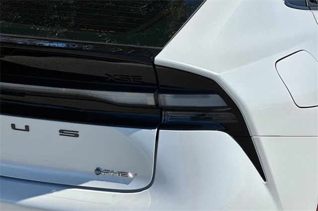 2026 Toyota Prius Plug-in Hybrid XSE photo 28