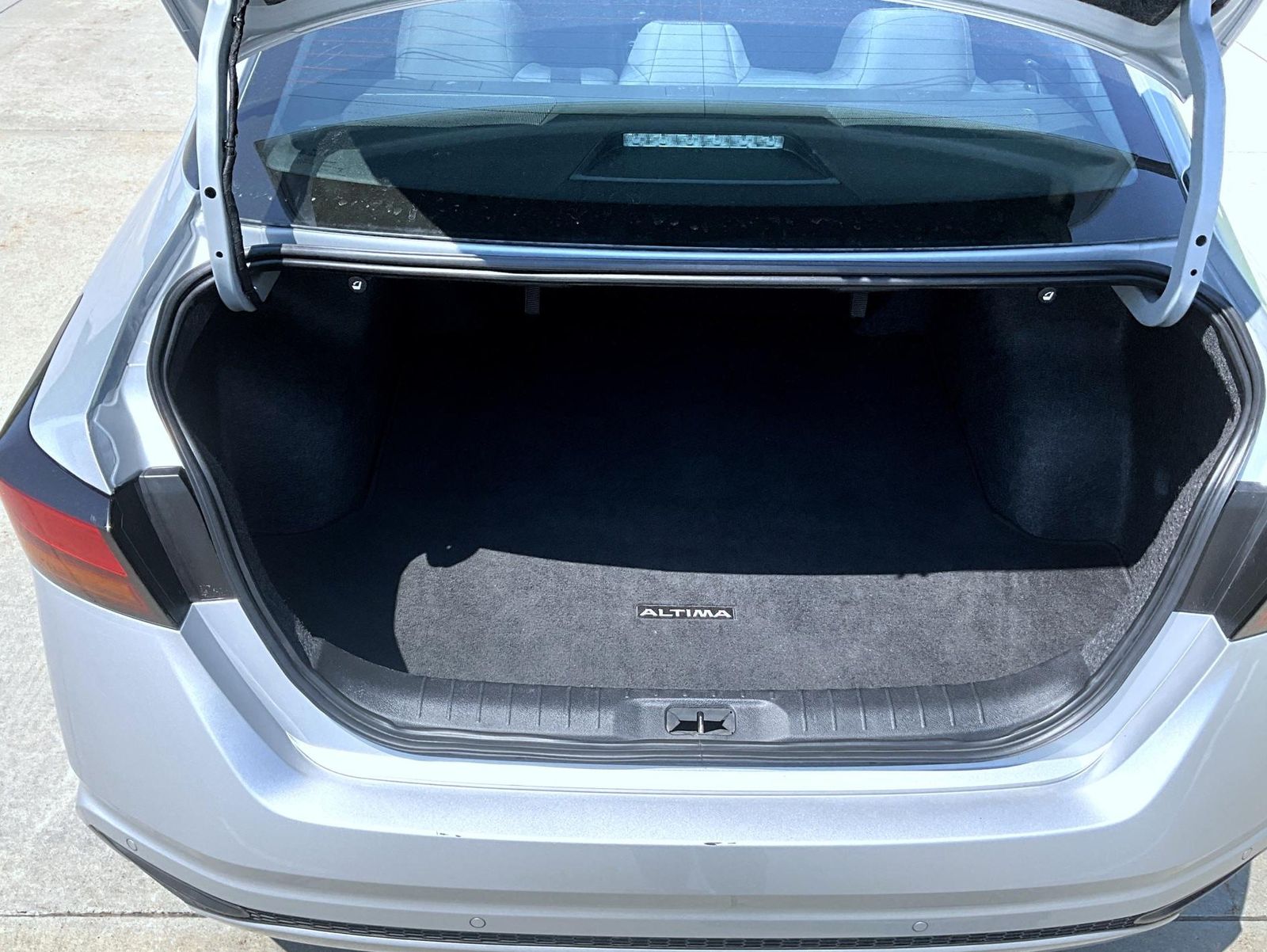 2024 Nissan Altima 2.5 SV photo 9