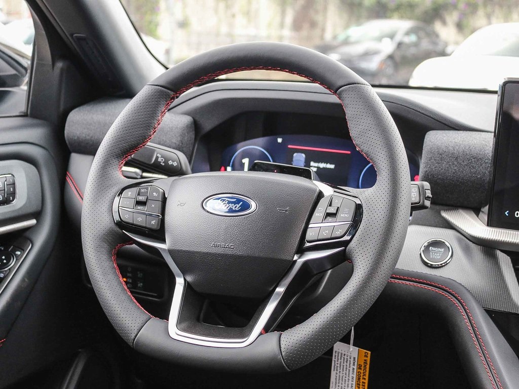2025 Ford Explorer ST-Line photo 12