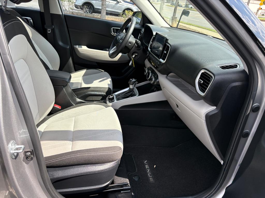 2023 Hyundai Venue SEL Limited photo 14