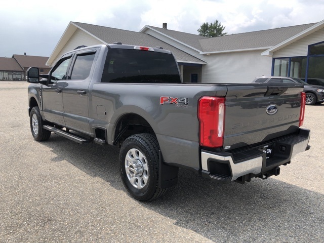 2024 Ford F-250 XLT photo 5