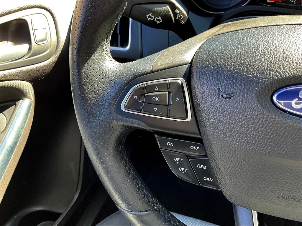 2017 Ford Focus ST photo 19