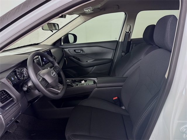 2025 Nissan Rogue S photo 5
