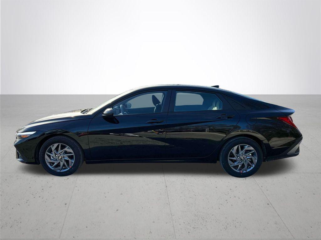 2025 Hyundai Elantra Hybrid Blue photo 2