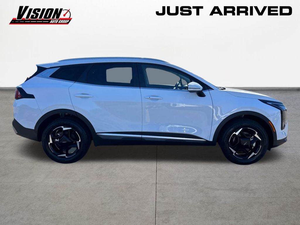 2026 Kia Sportage EX photo 4