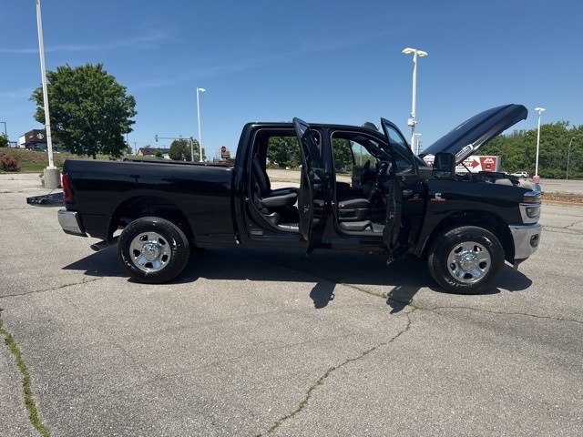 2025 Ram 3500 Tradesman photo 16