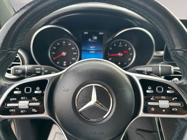 2022 Mercedes Benz GLC 300 photo 12