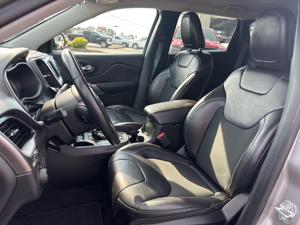 2019 Jeep Cherokee Latitude photo 27