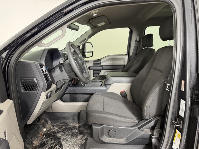 2017 Ford F-150 XL photo 2