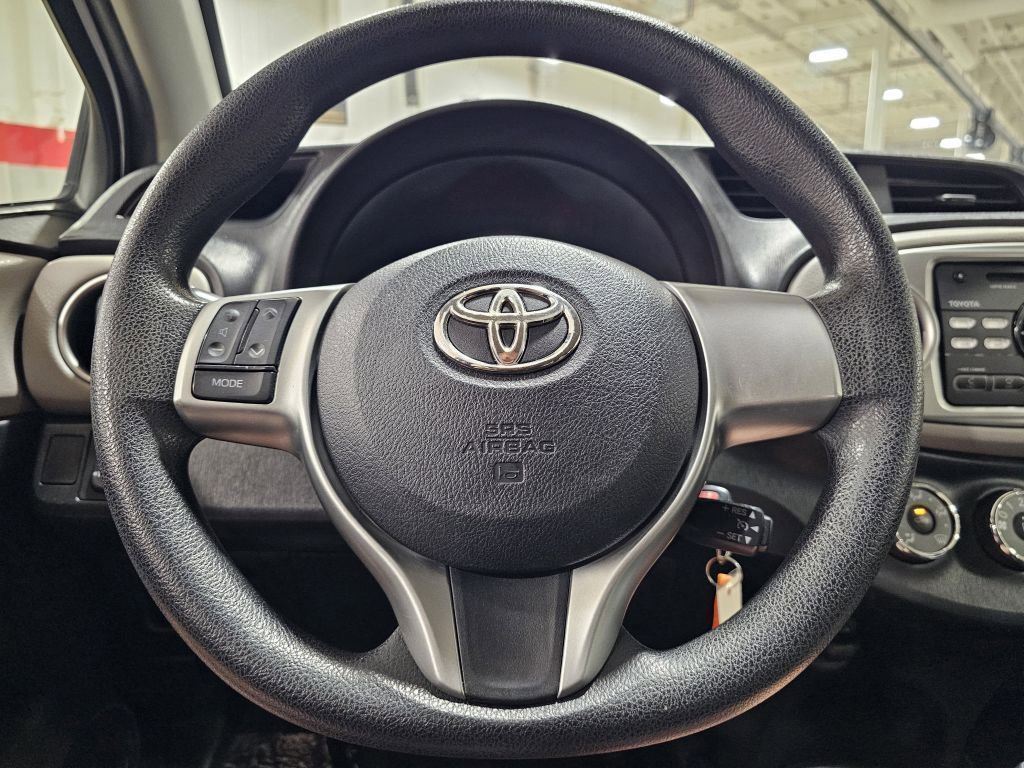 2012 Toyota Yaris LE photo 21