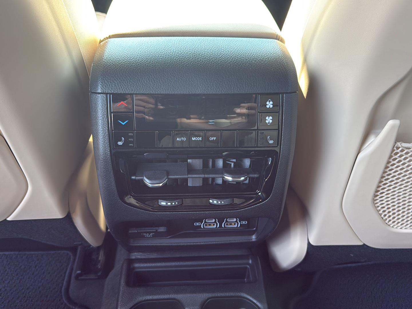 2025 Jeep Grand Cherokee Limited photo 23