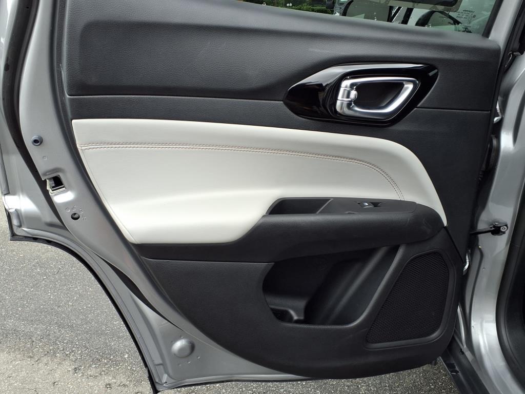 2022 Jeep Compass Limited photo 25