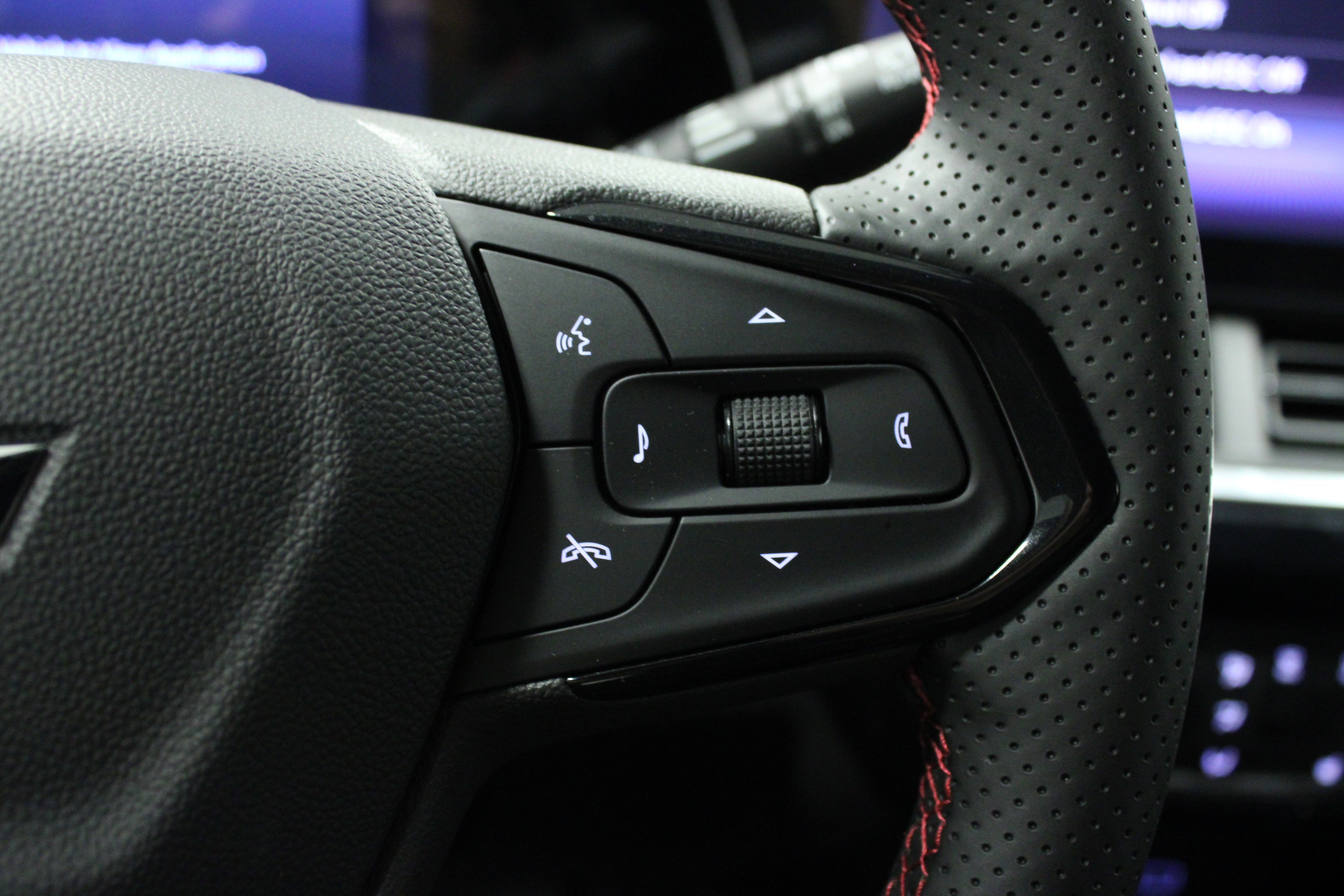 2025 Chevrolet Trax photo 16