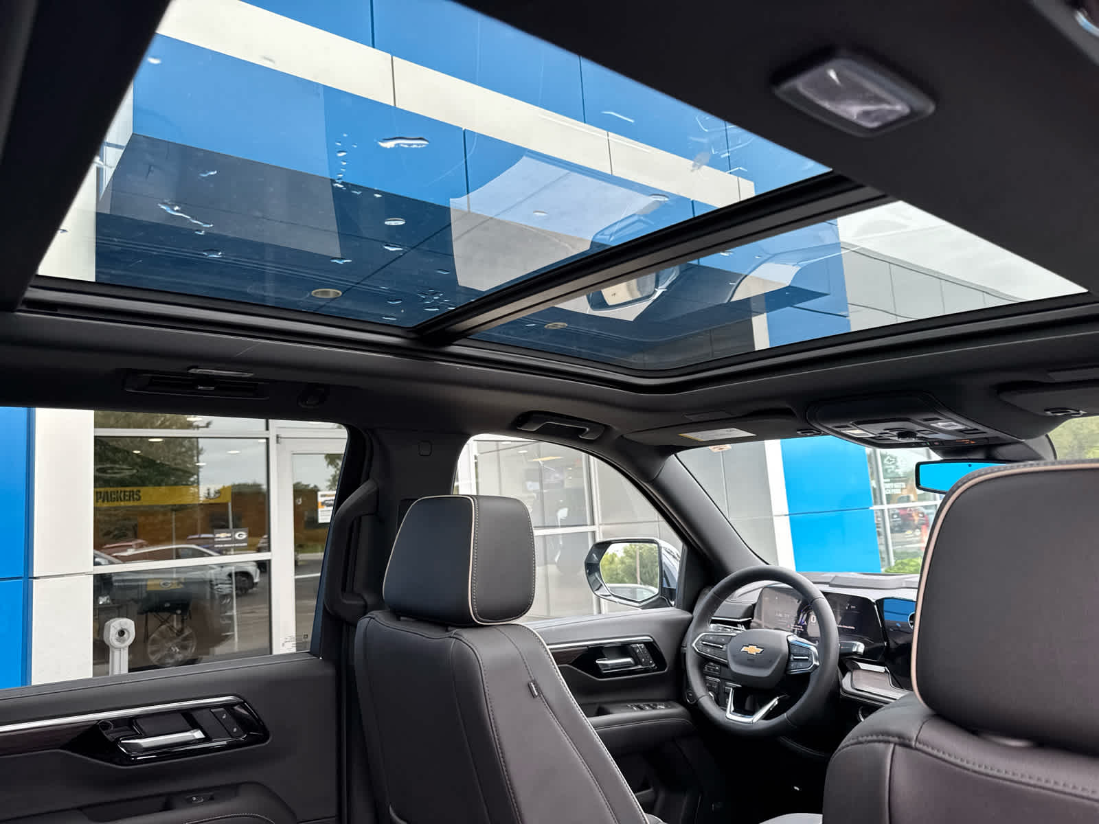 2025 Chevrolet Tahoe Premier photo 8