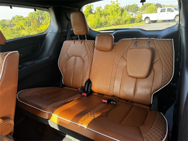 2025 Chrysler Pacifica Pinnacle photo 22