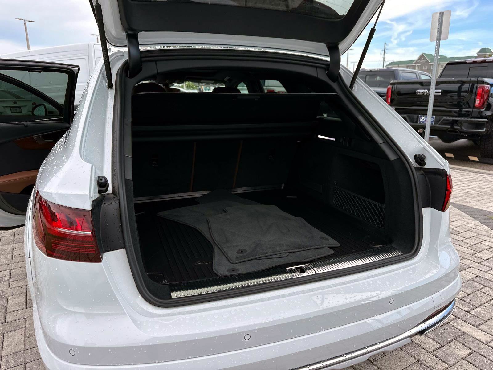 2024 Audi A4 Allroad 45 Premium Plus photo 9