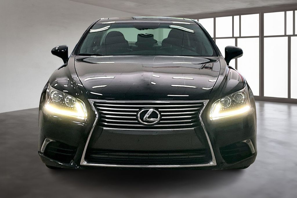 2015 Lexus LS 460 photo 2