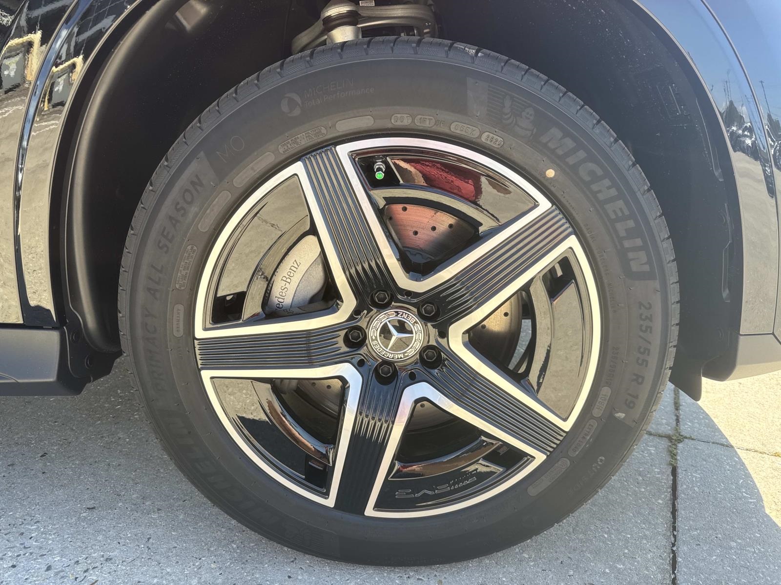 2026 Mercedes Benz GLC 300 photo 3